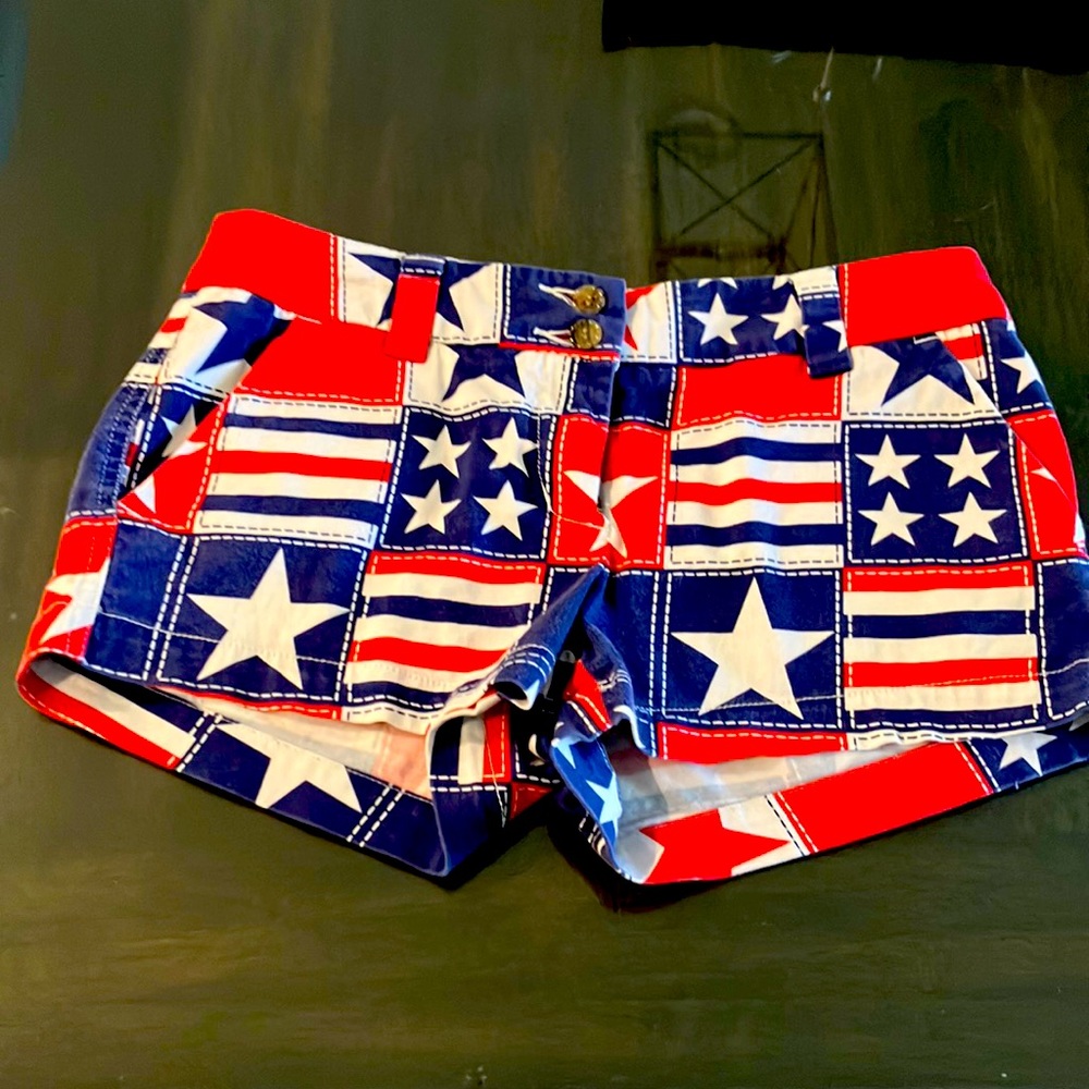 Loudmouth gently used patriotic July 4 red white blue golf shorts ladies size 2